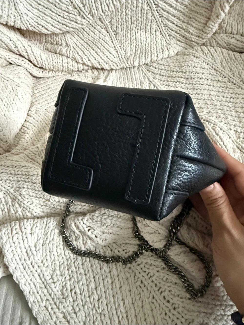 N/A sleek black
